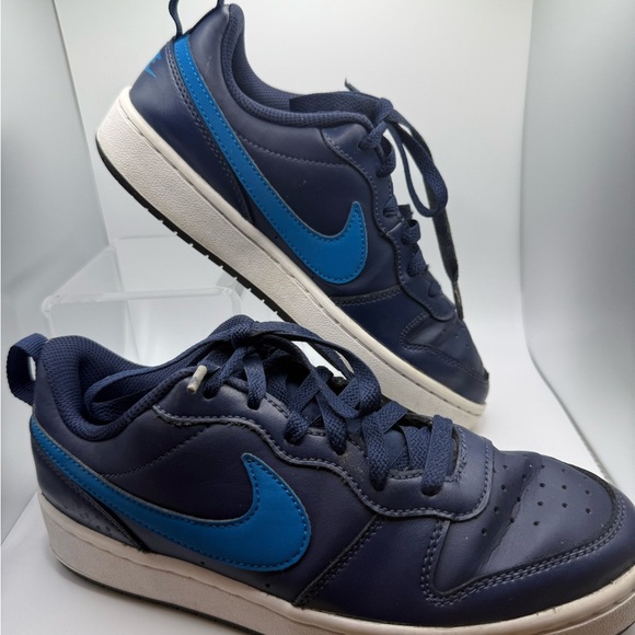 Nike Navy and Blue Athletic Shoes Size 5.5 Youth - Picture 1 of 6